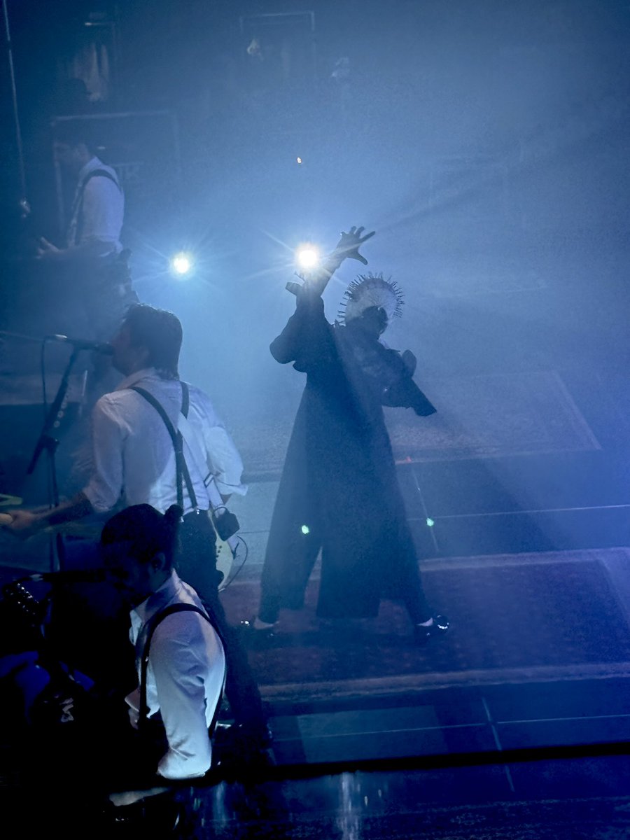 FreePlusThree's tweet image. Best picture I captured at the @ICENINEKILLS concert.  Freddy is trying to escape it seems…