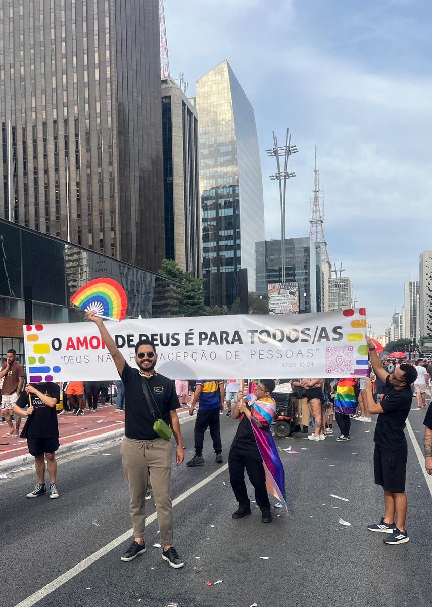 oxeelisson's tweet photo. Orgulho de ser quem eu sou 🏳️‍🌈
.
.
.
#paradagaySP #29paradagaysp #gaysp #Pride2025 #gaygaygay https://t.co/J9TOpzfgMQ