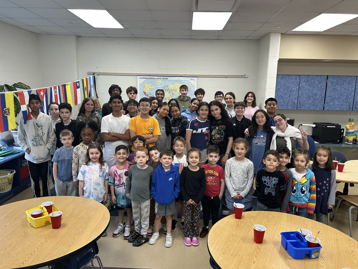 Thank you, 8th graders for coming to work with my kindergartners! <a href="/RamapoRidgeMS/">Ramapo Ridge MS</a> <a href="/LMMahwah/">Lenape Meadows School</a>