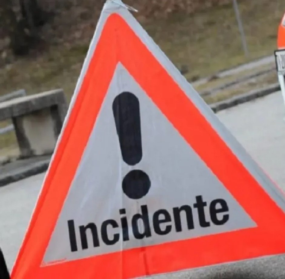 #PLTerredargine #accadeora 
Incidente stradale a  Carpi in V. Marx direzione Modena in prossimità dello stadio.
Siamo sul posto per i rilievi di legge e la #viabilità
<a href="/PMTerredargine/">Polizia Locale</a>