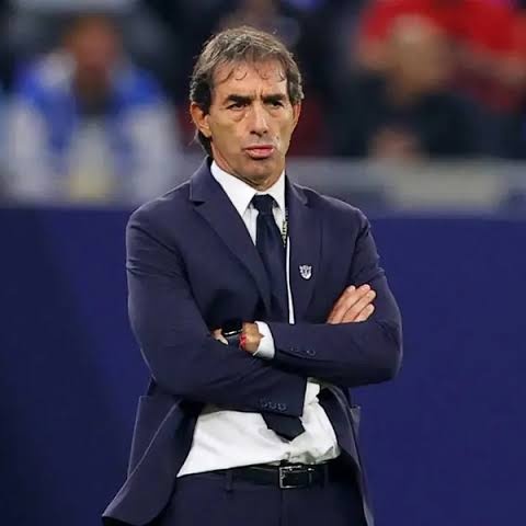 BullyingFutbol's tweet image. Don Guillermo Almada hubiera puesto 9 morros de secundaria en el cuadro titular y le complicaba más al Real Madrid.