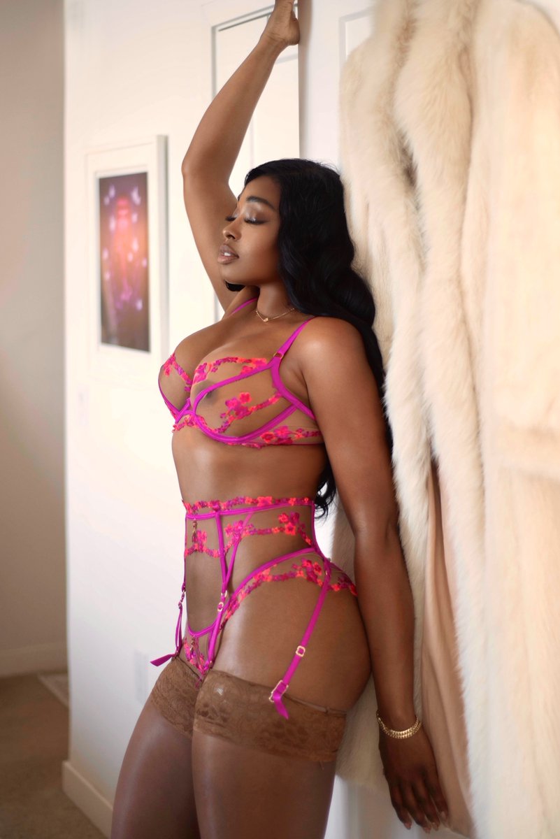 Eva Denise | LA 🍫 tweet media