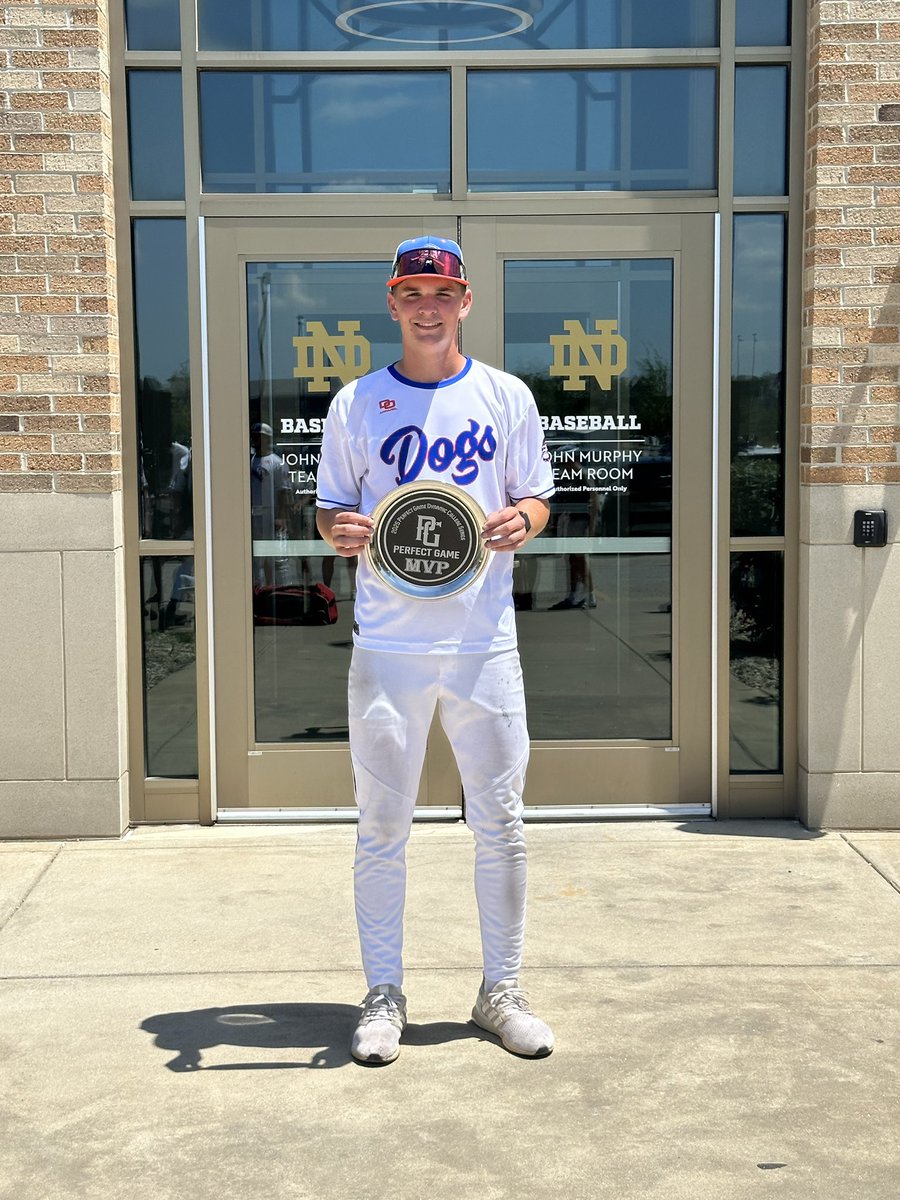 nickstowasser15's tweet image. Really good weekend at Notre Dame PG tournament with @WindyCityHitDog. Went 5-for-13 with 3 singles, a double, and a triple. We won the championship, and I was named MVP. Heading down to Alabama next weekend for a PG tournament. Here are a few of my swings. @CLSBaseball