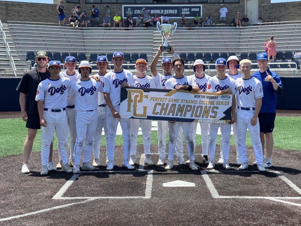 nickstowasser15's tweet image. Really good weekend at Notre Dame PG tournament with @WindyCityHitDog. Went 5-for-13 with 3 singles, a double, and a triple. We won the championship, and I was named MVP. Heading down to Alabama next weekend for a PG tournament. Here are a few of my swings. @CLSBaseball