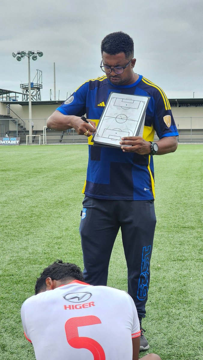 Geovannybern's tweet image. Junto al profe @SilvanoEstacio9 antes del gran triunfo de hoy.
#bfpro #Galarmobilfc #fútbol #amateur #DiosEsBueno #vivealmaximo #GalharMhabil