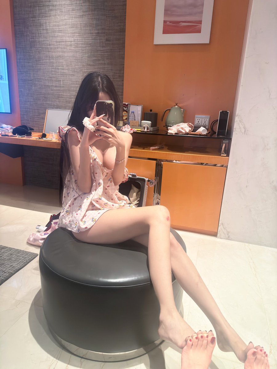 他随手丢掉的发圈 我捡起来带了十年