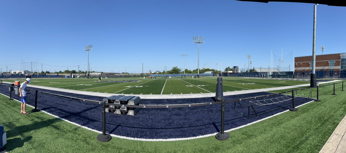 George_Nich81's tweet photo. Had an amazing day at ODU yesterday!!! Thank you to the coaches and players that made it special!!! Go Monarchs🏈🏈🏈
@ODUFootball 
@Coach__Seiler 
@CoachVic_ 
@CoachBarnisky 
@757jahleel 
@JasonH_42 
@BroadRunFB https://t.co/TbVQNZ7dVW