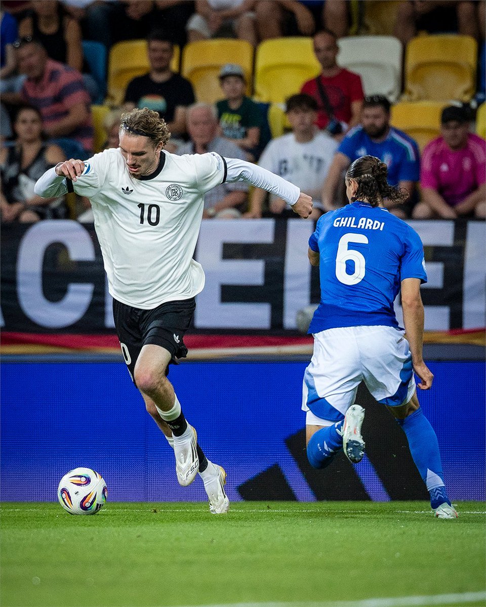 pasaportebundes's tweet photo. Que joya hay aquí amigos. 💎⭐️

Nick Woltemade. 🇩🇪

@DFB_Team_EN @DFBNachwuchs https://t.co/SPZMtX9spq