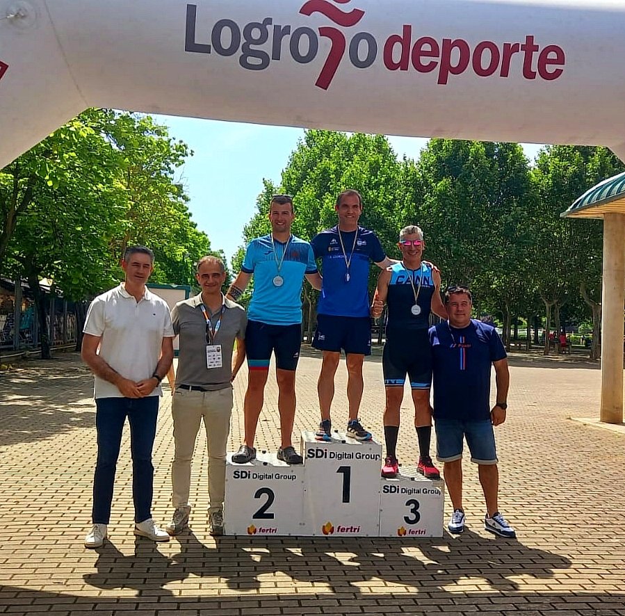 cnrivalia's tweet photo. @cnrivalia a TOPE!
Estupendos segundo🥈y tercer🥉 puesto respectivamente para Manuel Hernández y Eduardo Marcellán en el ACUATLÓN de LAS NORIAS (SupeSprint) 🏊🏃
Categoría Absoluta 🔝🔝
@aytocalahorra @AytoLogrono @arpdeportiva @labrujulacala @lariojacom @rev_escaparate
👏👏👏👏 https://t.co/SxMA4XDrKY