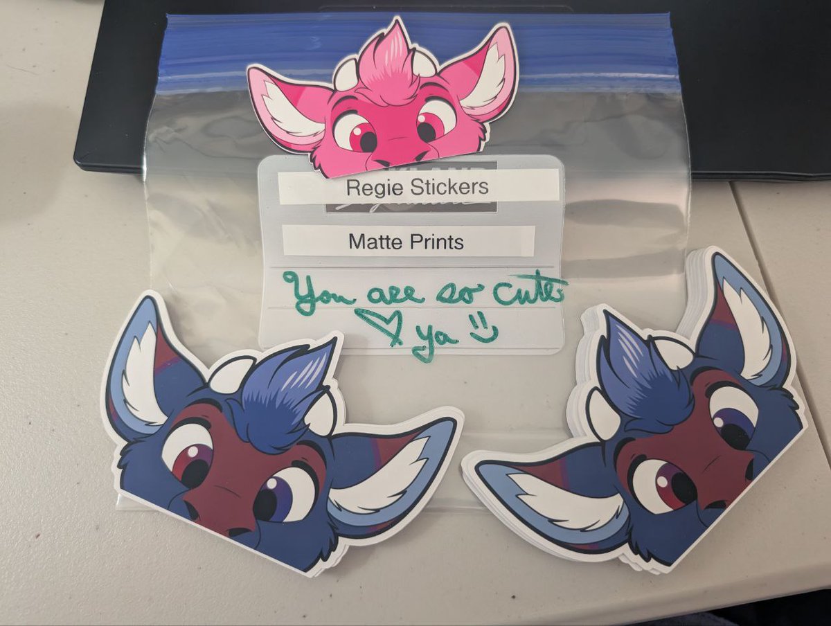 SparkleSnout Sticker Co tweet media