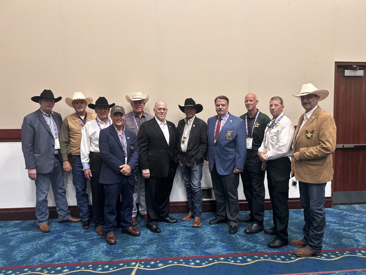 NationalSheriff's tweet image. Today’s Border Security Committee meeting welcomed special guest, Border Czar Tom Homan. 

Pictured: senior leadership from the American Sheriff Alliance, standing together in steadfast commitment to border security and law enforcement advocacy.

#Sheriffs2025…
