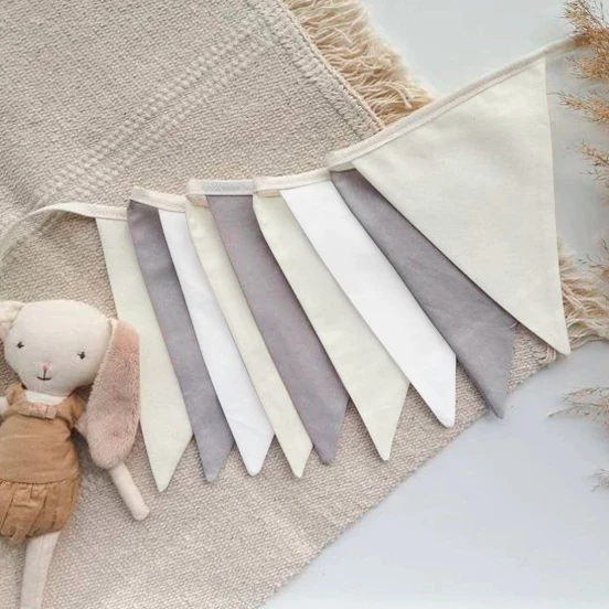 LojasOficiais's tweet photo. Varal de bandeirinhas montessoriano = charme + aconchego no quartinho 💜
Feito à mão✨ Ideal pra pendurar na parede, berço ou caminha do neném!

🔗 https://t.co/9qnmkH0ZWr

#DecoraçãoBebê #Montessori #varal #shopee #bebes https://t.co/TM3pzTkASX
