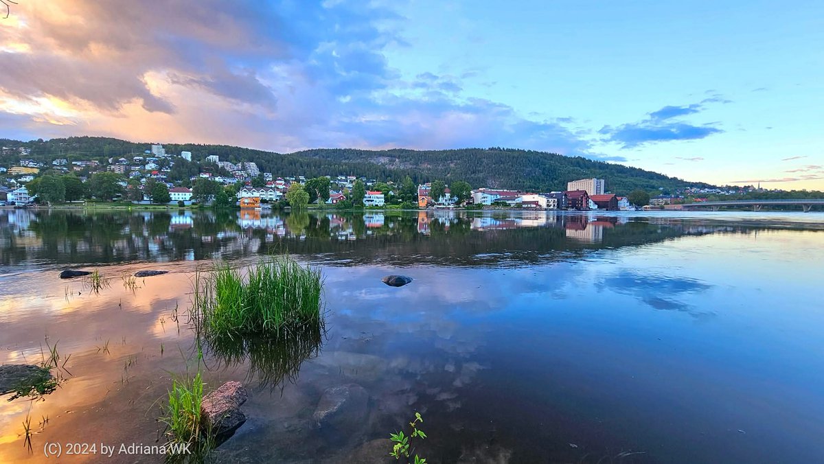 77AdrianaWK's tweet photo. #Sunset in Drammen, #Norway, one year ago.
#sundayvibes #Midsummer #MidsummerSolstice https://t.co/vCYLvAtF96