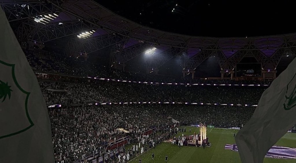 🟢جناح فرنسي 
عرض خدماته على النادي الأهلي 
خلال الأيام الماضية، عبر وكيل أعماله، والذي أبدى رغبة اللاعب بالانضمام إلى الفريق بعد متابعته لمشاركاته القارية الأخيرة.
المفاوضات لا تزال في إطار التقييم الفني من قبل الإدارة والجهاز الفني، دون اتخاذ قرار نهائي حتى الآن

لعب في الابطال