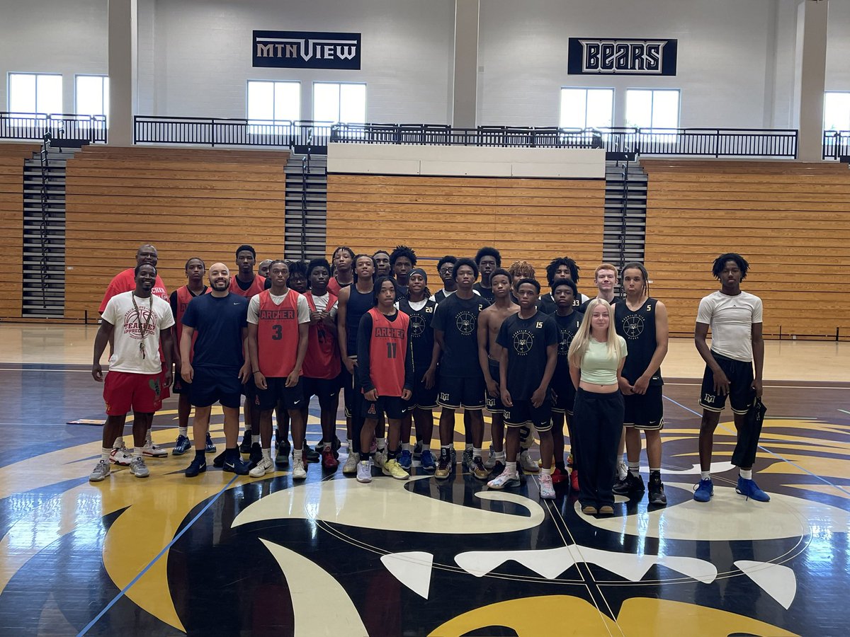 Another solid week of June work. First with <a href="/MVHSBearsBB/">MVHSBearsBB</a> joint practice followed by <a href="/GAcoaches/">GBCA</a> live period! Great hospitality from both and we look forward to 1 more great week of work! #GG🐅