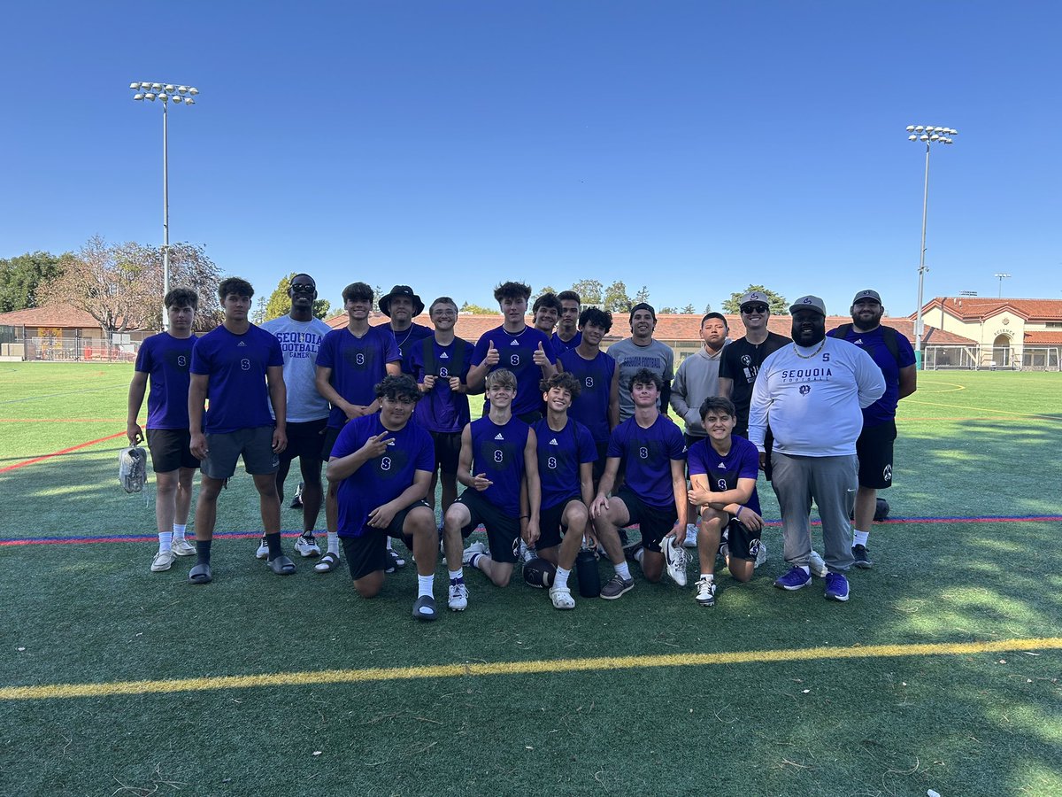 Yesterday we started 1-2 in pool play and rallied to finish 3-2 at the Paly Varsity Tournament! Major shoutout the sophomores for coming out to help and ball !! 
#Flock🐦‍⬛