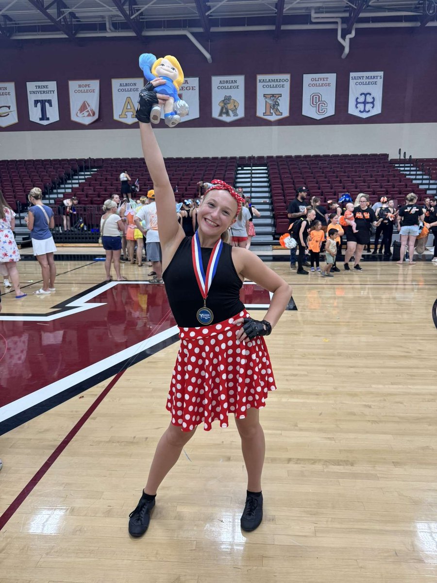 A very special shoutout to Delilah Opalewski for being this year’s Smile, Sparkle, Shine recipient, an individual award given to one senior at each camp for outstanding positivity, kindness, and leadership throughout the week. We are so proud of you ❤️💙 #FranklinMADE
