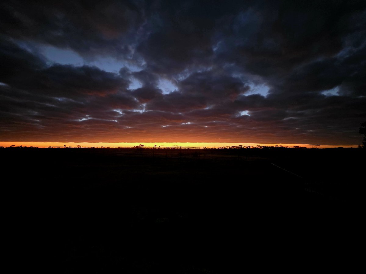 Bit of cloud about at Isis this morning