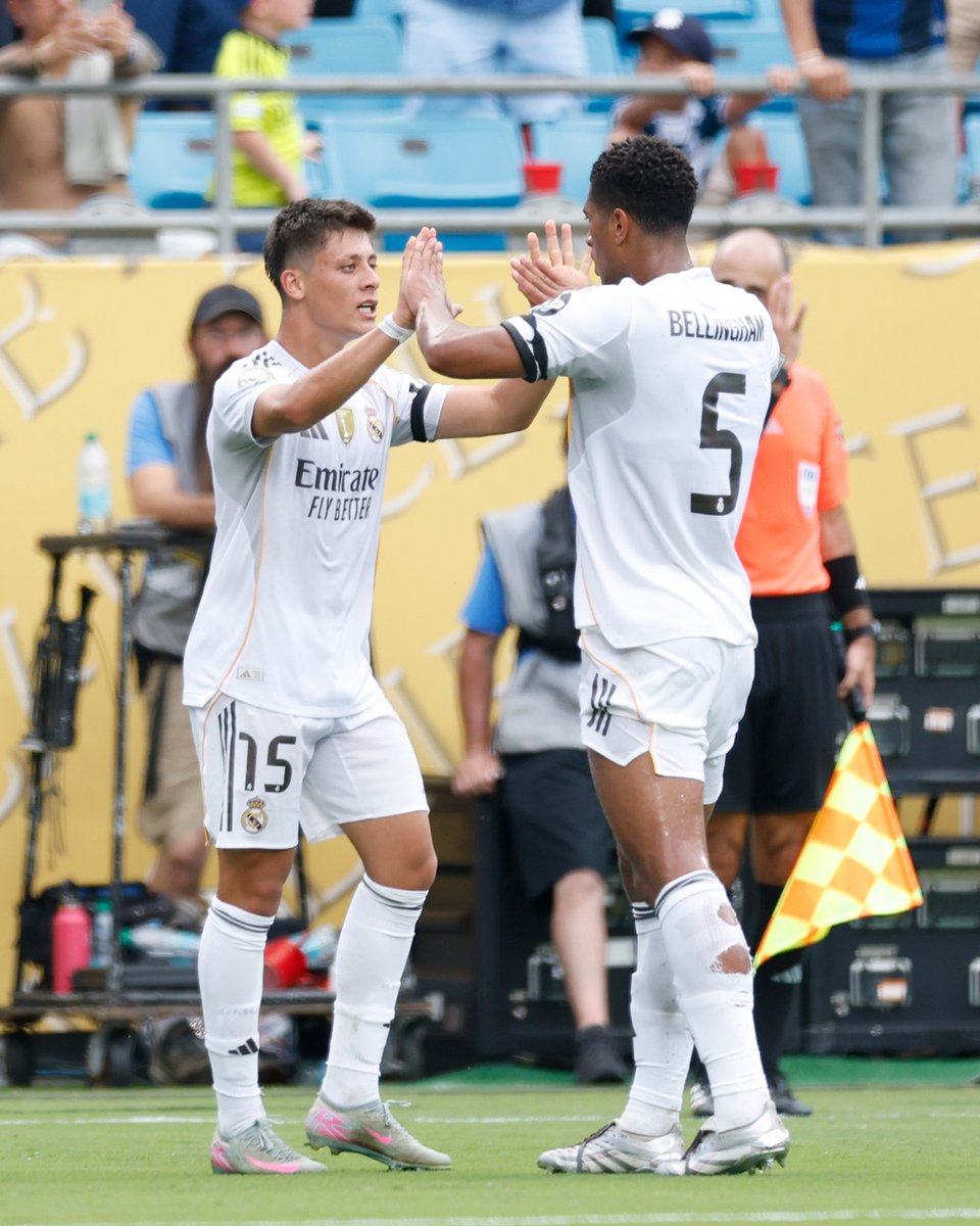 🏆 FIFA Dünya Kulüpler Şampiyonası'nda Real Madrid, Meksika ekiplerinden Pachuca'yı 10 kişi kalmasına rağmen 3-1 mağlup etti ve 2'inci maçında ilk galibiyetini aldı.

🟥 7' Raul Asencio  | Real Madrid
⚽️35' Jude Bellingham
⚽️43' Arda Güler
⚽️70' Federico Valverde
⚽️80' Elias