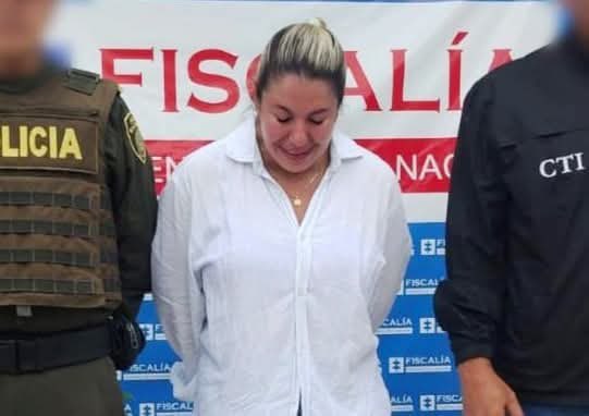 En un lujoso condominio en Tolú, Sucre, agentes de la Policía y del CTI, capturan a la PETRISTA  Inés Patricia Acevedo Gómez por lavado de activos, enriquecimiento ilícito, concierto para delinquir y otros delitos, hacia ritos satánicos para favorecer a Gustavo Petro.