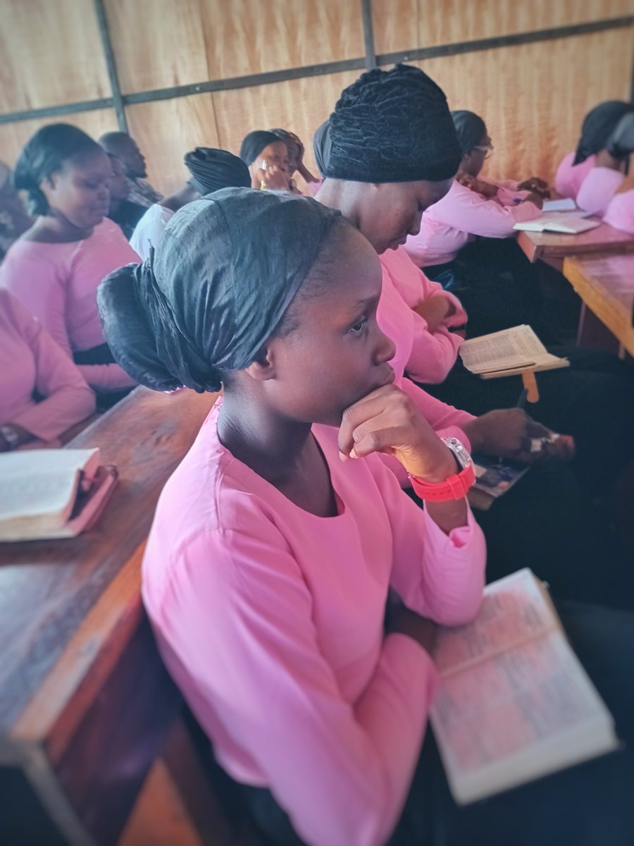 AeDlcf40173's tweet photo. As young believers, it's CRUCIAL to stay rooted in God's Word, prayer, and fellowship to keep bearing fruit and walking in His promises.@DLCFSouthEast https://t.co/JcWhGFgFG9