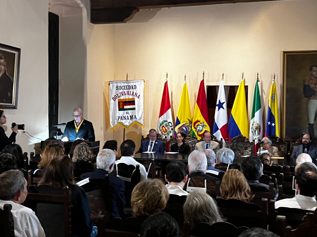 Hoy 22 de junio se llevó a cabo una sesión solemne para conmemorar el aniversario N°199 de la instalación del Congreso Anfictiónico de Panamá. El orador invitado fue el Dr. Germán de la Reza, historiador mexicano 🇲🇽,  con la disertación “El Congreso Anfictiónico de Panamá: un