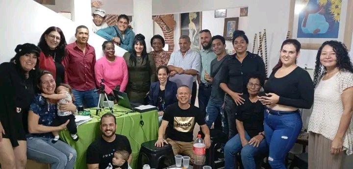 Este sábado se realizó un Consulado Itinerante en Cuernavaca🇲🇽

 Se brindaron servicios consulares y se compartió con cubanos residentes y  médicos especialistas de nuestro país 🇨🇺que brindan su apoyo y cooperación en el estado de Morelos

#JuntosXCuba