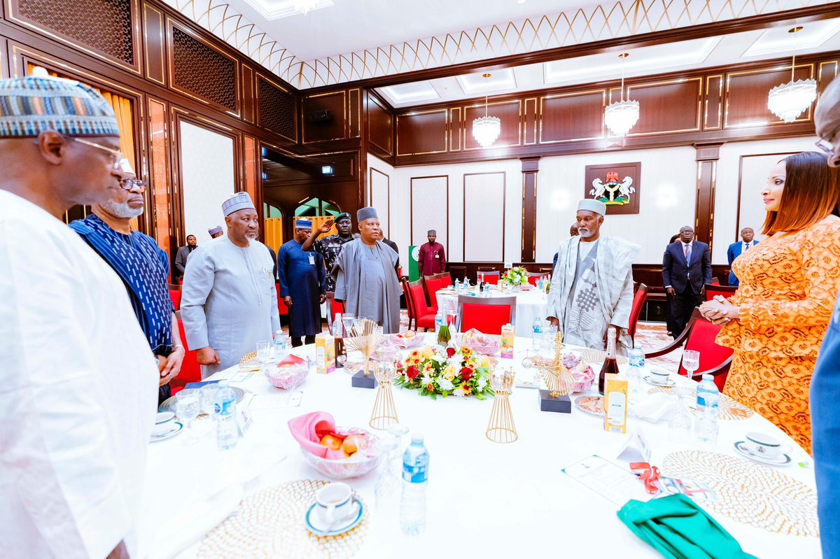 Hon_Faskari's tweet photo. President @officialABAT has restated the commitment of ECOWAS leaders to work towards reshaping economic diplomacy in West Africa and building a sub-region that works for all. https://t.co/W5UgmR9xuO