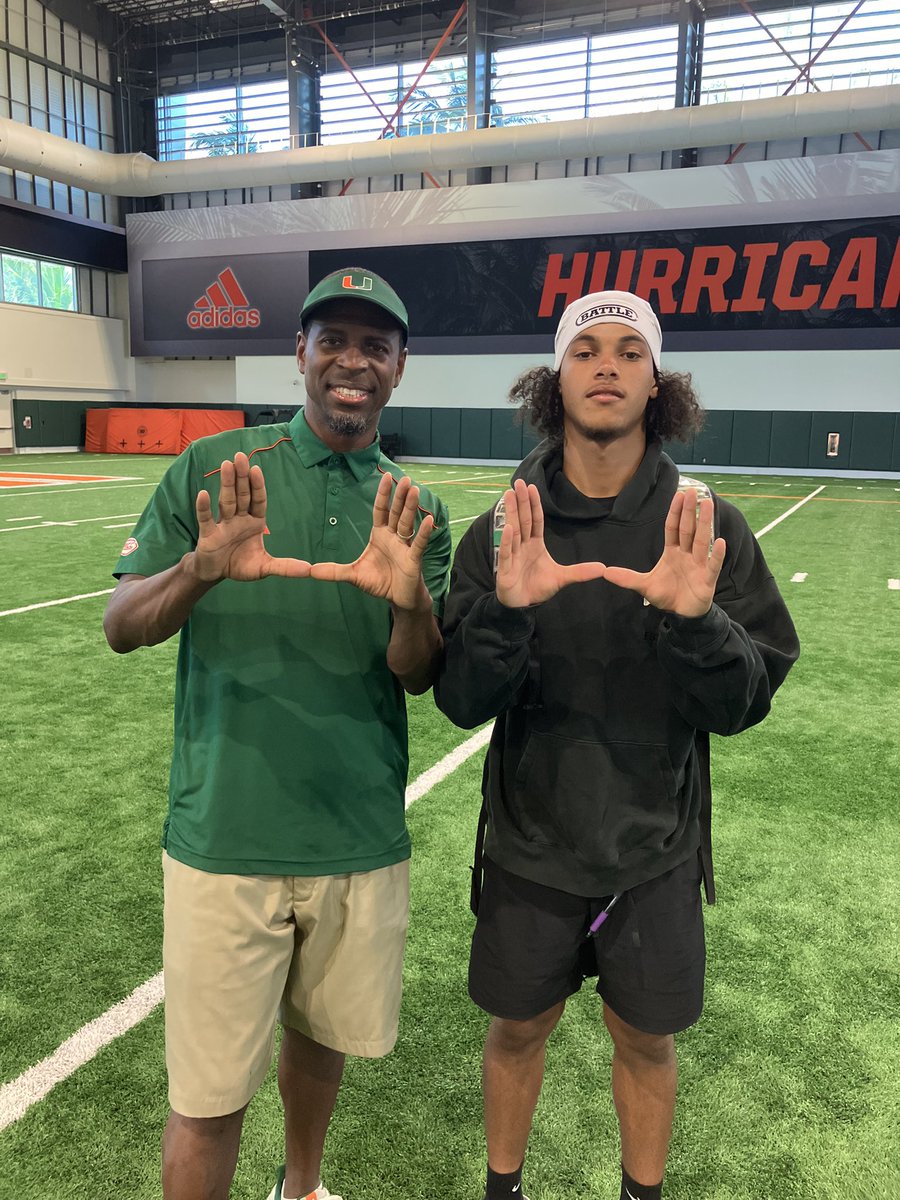 bryanbynes1's tweet image. I had a good time at miami 7on7 today @Kevin_Beard9 @Coach_Davis3 @Coach_Mont70 @JerryRecruiting @BenjaminRivals @CoachQ954 @LawrenceBl83397 @CanesFootball @JackSwain100