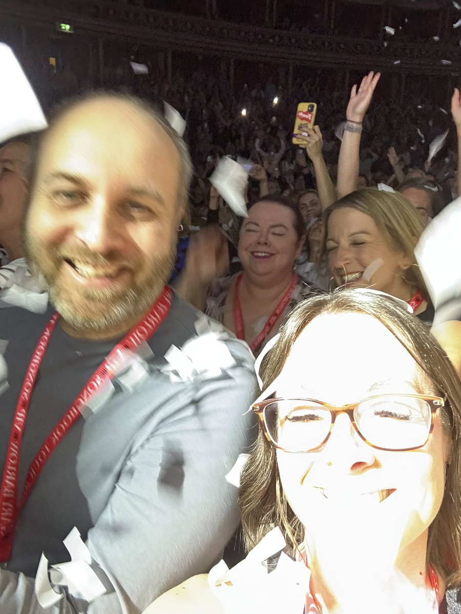 mrsdebclark's tweet photo. @GaryBarlow https://t.co/FL1xhsRA81