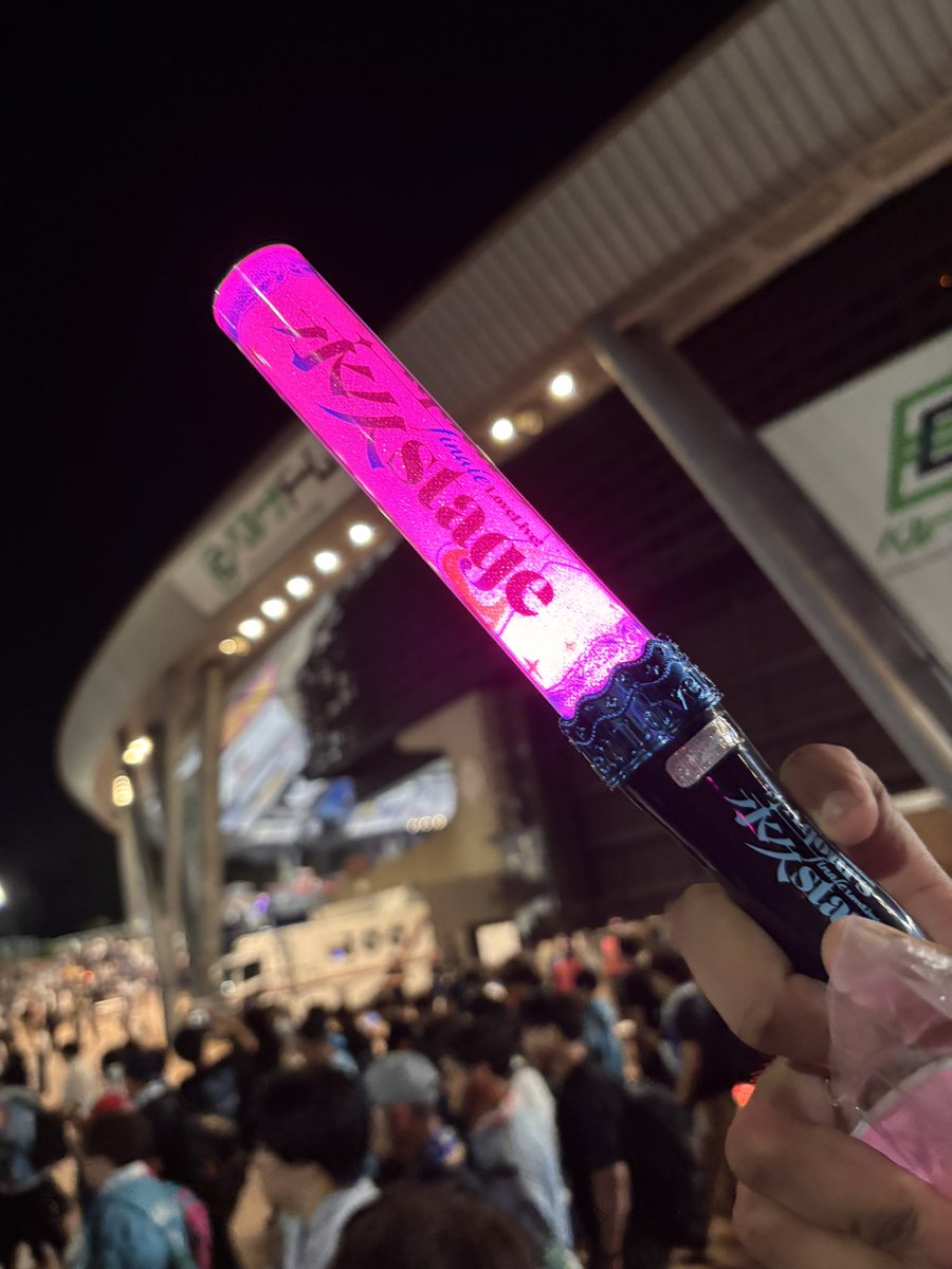 𝐌𝐢𝐥𝐞𝐬 tweet media