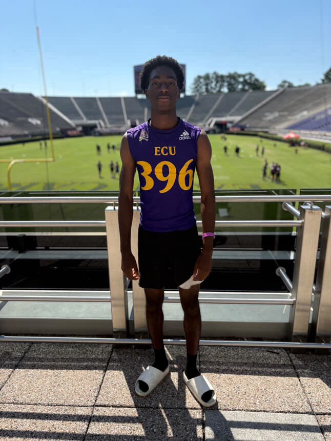 makel_233's tweet image. I had a amazing first camp playing Wr instead of Db at @ECUPiratesFB 
Great meeting @Dyrell_Roberts and @LaDaniel1_  
BROAD: 9’5
40yard: 4.68
SHUTTLE: 4.87