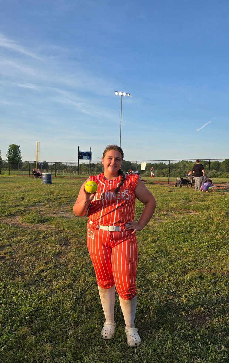 Slammers went 1-2 in the Outlaws Invitational. I added 1 more homerun to the collection. Up next Midwest Elite Invite next weekend!