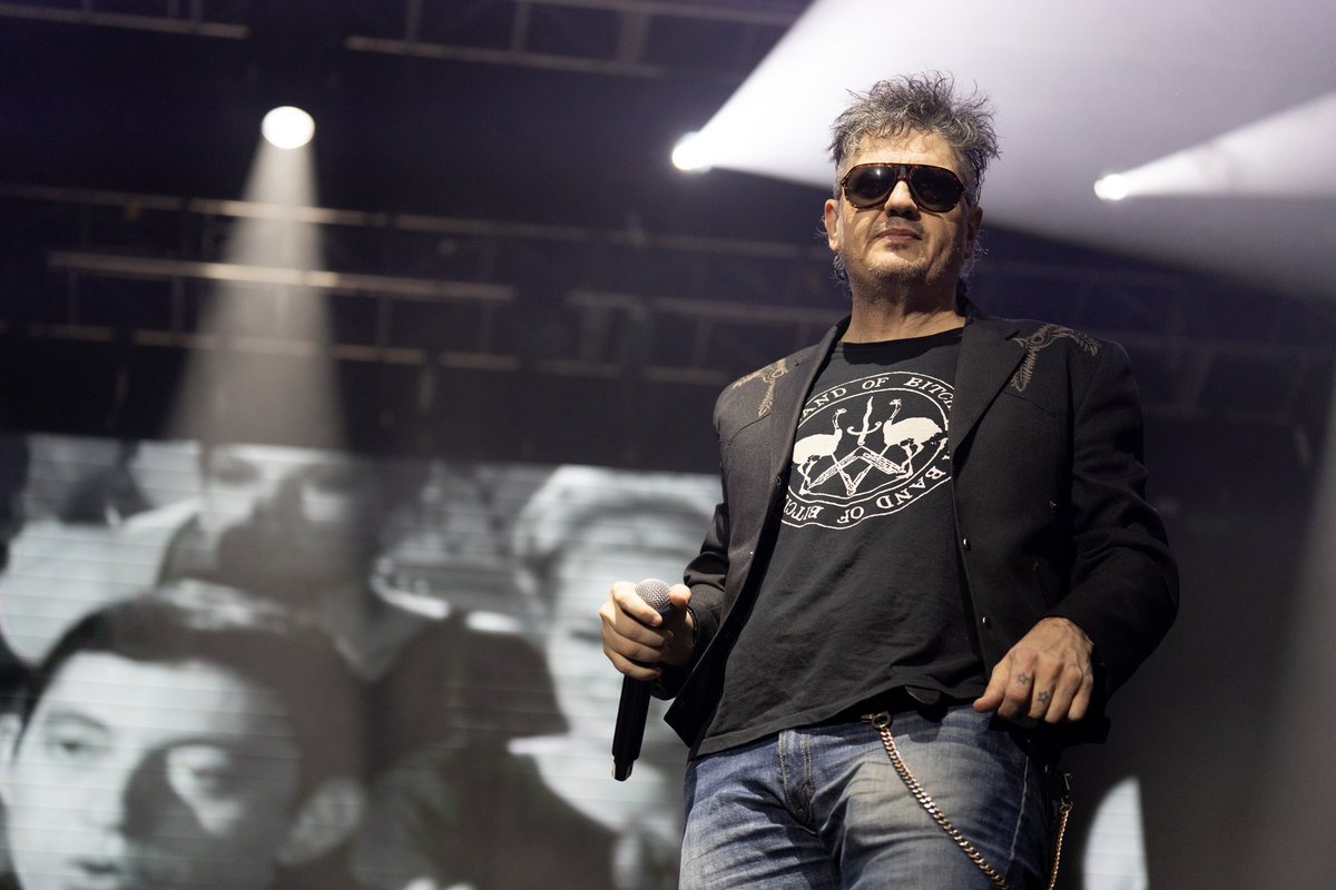 Jazzrockman's tweet photo. Plastilina Mosh 2025, aún en el frente de batalla.
📷 Fernando Aceves #pepsicenterwtc https://t.co/M5eiTW5Aba