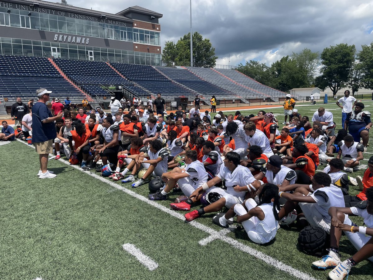Tennessee vs Everybody!
Amazing seeing not only TN talent but especially the young Memphis talent be contributors to wins over KY. 6th, 7th and 8th grades all won. Clean sweep! As 8th grade OC I was proud of the guys learning and applying a system in 2 1/2 days. 🖖🏾Offense 24-20