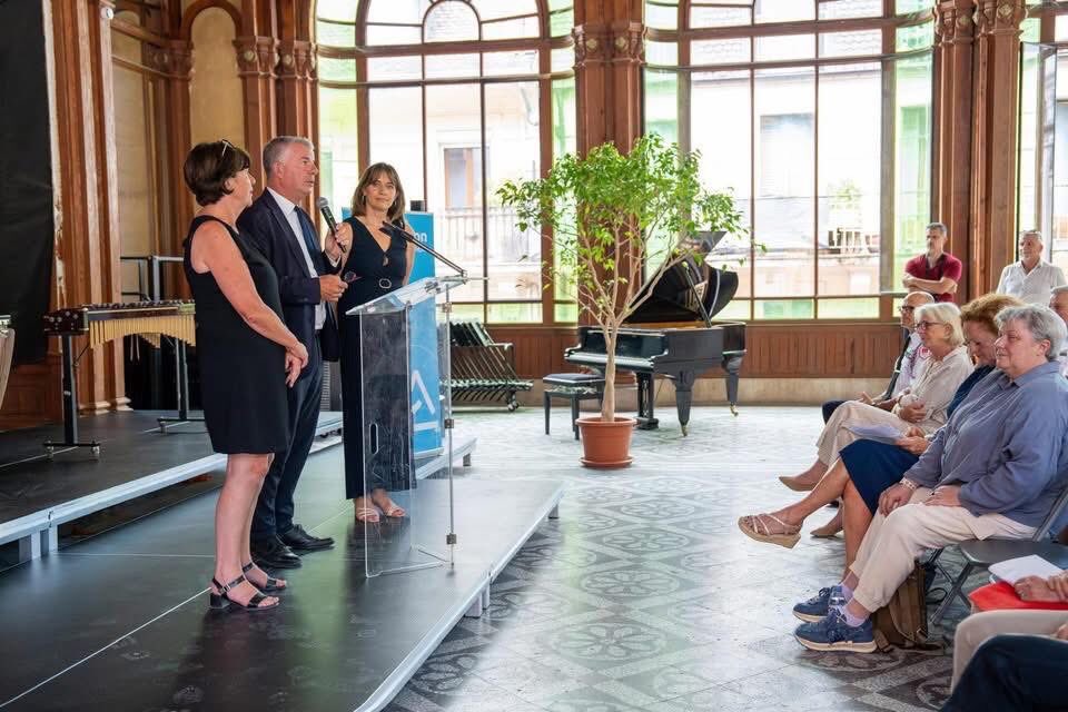 Sylviane NOËL, Sénatrice de la Haute-Savoie (@noel_sylviane) on Twitter photo Inauguration du grand promenoir de la Buvette Cachat d'Evian. Un lieu extraordinaire et unique, témoin de la splendeur de l’architecture thermale du début du XXeme siècle.
Je m'étais très impliquée en 2021 pour que ce projet bénéficie d'un soutien de la Région <a href="/auvergnerhalpes/">Auvergne-Rhône-Alpes</a> Inauguration du grand promenoir de la Buvette Cachat d'Evian. Un lieu extraordinaire et unique, témoin de la splendeur de l’architecture thermale du début du XXeme siècle.
Je m'étais très impliquée en 2021 pour que ce projet bénéficie d'un soutien de la Région <a href="/auvergnerhalpes/">Auvergne-Rhône-Alpes</a>