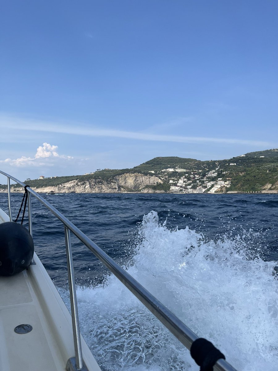 avellucci2's tweet photo. 📍 Capri, Italy https://t.co/wkAc3OTeMQ