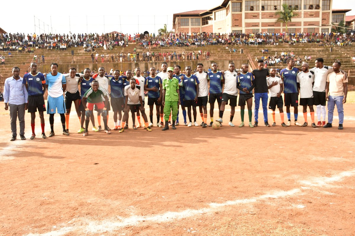 GISAGARAYEGO's tweet photo. None ku kibuga cy'Umupira w'amaguru cy'Akarere ka Gisagara giherereye mu murenge wa #Ndora muri @GisagaraDistr habereye umukino wa gicuti wahuje ikipe ya #Gitaba Fc yo muri @Nyamagabe ndetse n'ikipe ya #Gisagara Fc, uyu mukino warangiye Gisagara Fc 2-1 Gitaba Fc, @Rwanda_Sports https://t.co/jIPeK7FpzI