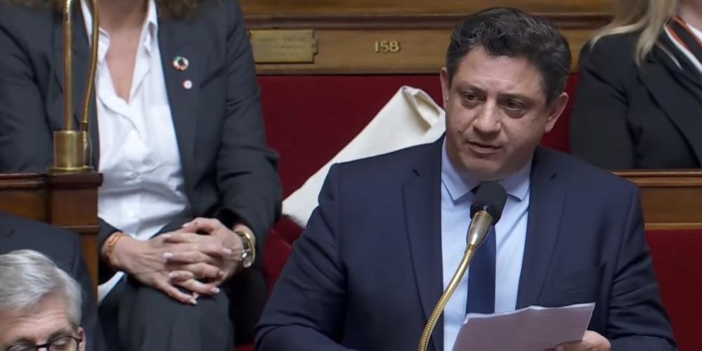 F_Desouche's tweet photo. Villeneuve-sur-Lot (47) : le député LR Guillaume Lepers violemment tabassé par trois jeunes en tentant de porter secours à un homme agressé par ces individus. 10 jours d'ITT.
 https://t.co/LsvZmAkH5W https://t.co/pyL4VBFn37