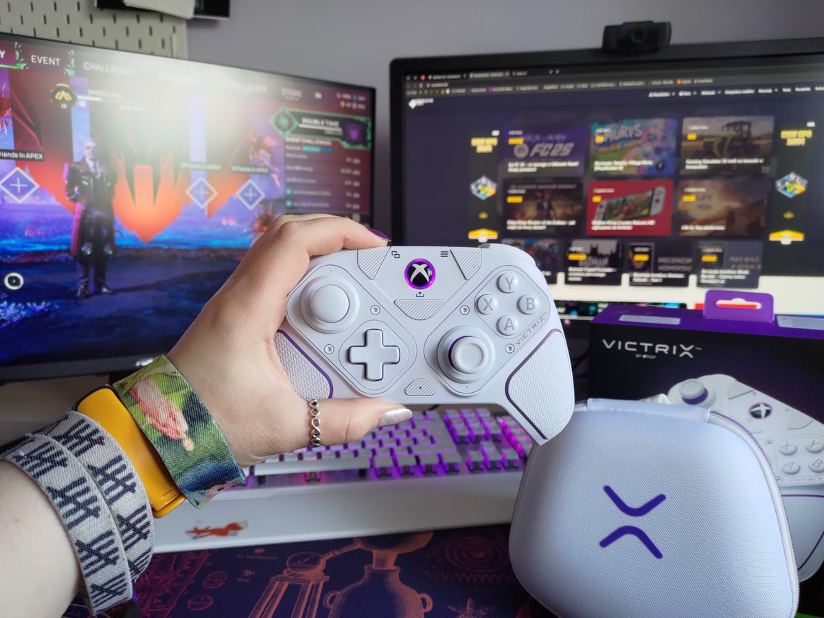 CSSRaider's tweet photo. 🥵 anyone wants to send a controller for a review? 😏

#nacon #victrixPro #razer 
@Nacon  / @VictrixPro  / @Razer https://t.co/ux6FEumiNO