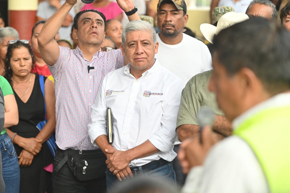 SEGUIMOS EN RECORRIDO DE ZONAS AFECTADAS POR HURACÁN ERICK

Con el propósito de atender de manera directa las afectaciones, comenzamos a realizar un diagnóstico en la agencia de José María Morelos, perteneciente al municipio de Santa María Huazolotitlán.

Estas acciones fueron