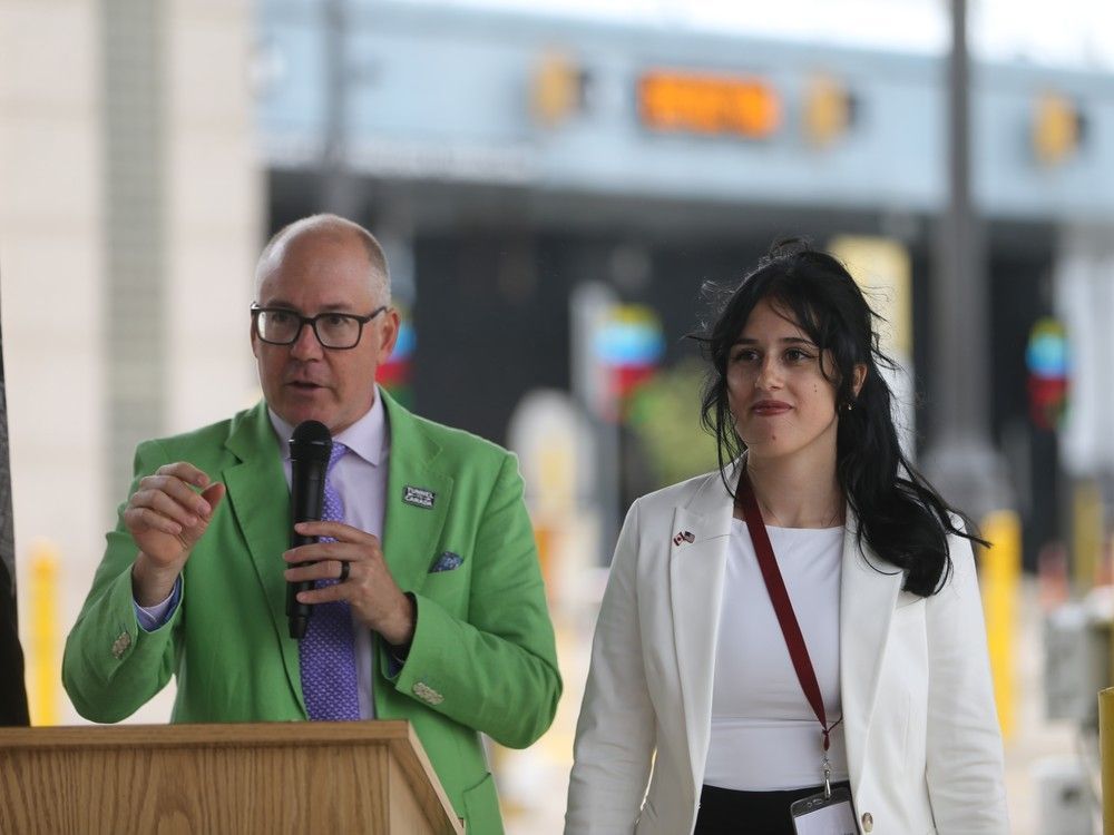 Check us out! New campaign highlighting U.S. dollar value aimed at boosting Windsor tourism windsorstar.com/news/local-new…