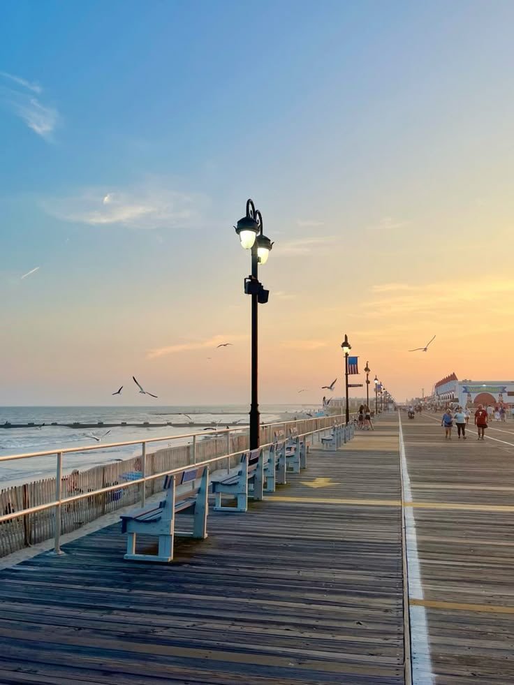 5HIN55's tweet photo. The sunset shines on the boardwalk, the sea breeze blows, and the birds sing. This quiet coast is like a time canvas, an ideal place to relax alone or with others.
#Sunset #Beach #Healing #Outdoor #Relax #Hiking #Travel https://t.co/ne6hpXEktx