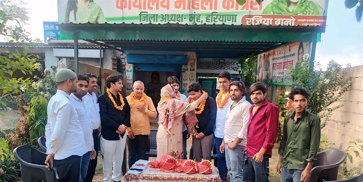 Raziyabano786's tweet photo. बीते दिन मैने अपने निवास स्थान पर @HryYouthCongres के नव-निर्वाचित सदस्य को बधाई दी  🖐आशा करती हूँ आप सभी क्षेत्र और पार्टी के उत्थान के लिए हरसंभव प्रयास करेंगे - आपकी बहन/बेटी Raziya BANO(सोहना- ताऊड़ू)विधानसभा (Dist. President Nuh  Mewat) https://t.co/neNvPSnIDq