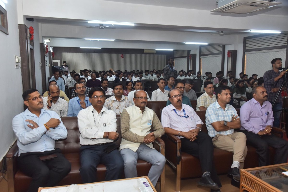 cvruCG's tweet image. CVRU Bilaspur raised the bar 🌍🧠 at the Two-Day International Conference on Emerging Technologies &amp;amp; Innovation in CS-IT and Management! 

#CVRUConference2025 #GlobalTechSummit #LeadershipInInnovation #AIToImpact #CVRU