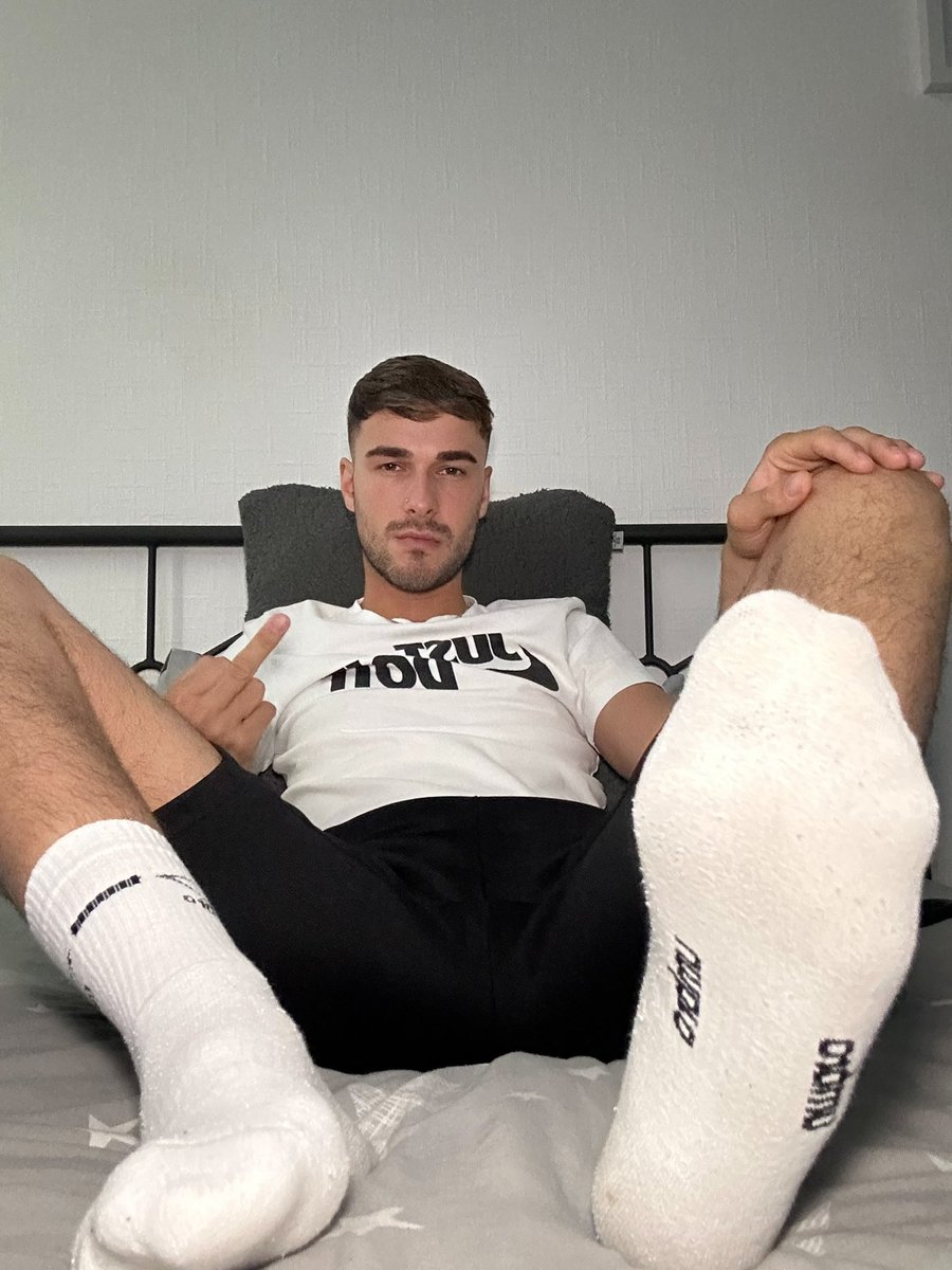 You deserve nothing but suffocated by my socks and that wallet drained 

Step up and show your devotion and send my tribute 

Cashmaster findom paypig