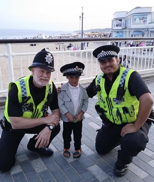DorsetSpecials's tweet photo. On Friday, Special Constables joined the Bournemouth Neighbourhood Team for high-vis patrols across the town, gardens & seafront โ tackling antisocial behaviour.
A special shout-out to 4-year-old Adam, Happy Birthday, Adam!
#DorsetPolice #GoodSafeSummer https://t.co/7ZkRbu1HWB