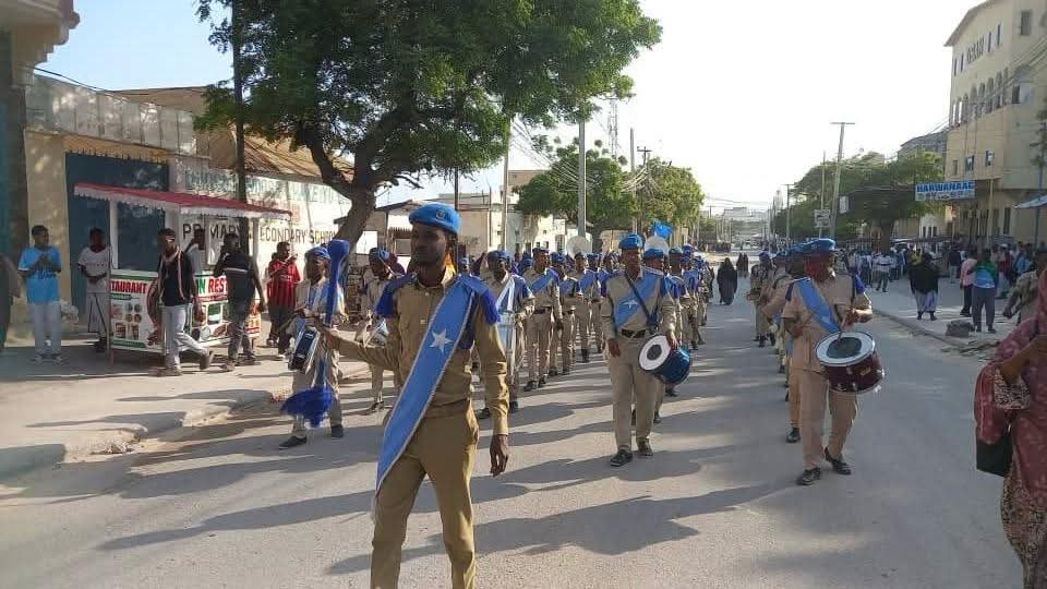 Police Somalia oo ISKU diyaarinaya Maalmaha Xoriyada Ee Somalia.

Amni Badan Mogadisho 👌
