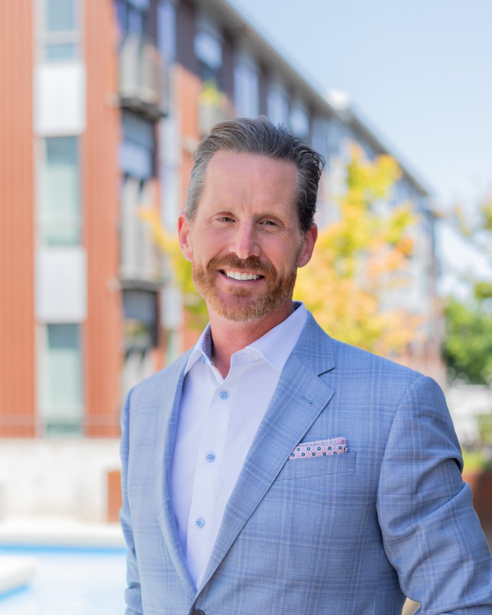 Scott Kingston (@scottbkingston) on Twitter photo 20 years.
I never imagined what real estate would become when I first started 20 years ago in January 2005. I was always intrigued by architecture, urban planning and the built environment.
What I didn’t expect was that it’s given me lifelong friendships, and a deep 20 years.
I never imagined what real estate would become when I first started 20 years ago in January 2005. I was always intrigued by architecture, urban planning and the built environment.
What I didn’t expect was that it’s given me lifelong friendships, and a deep