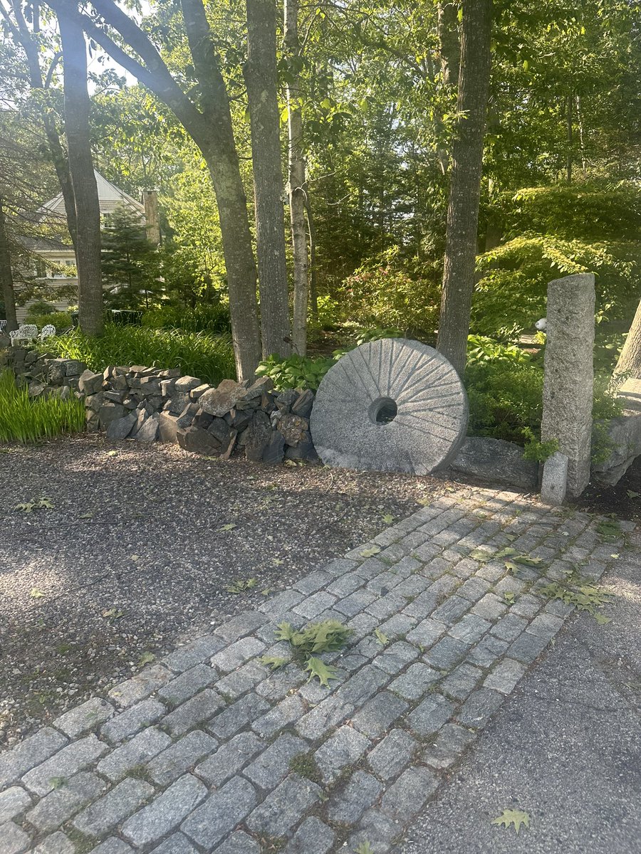 Just found this « stone » in Maine, I guess you know what it is about…